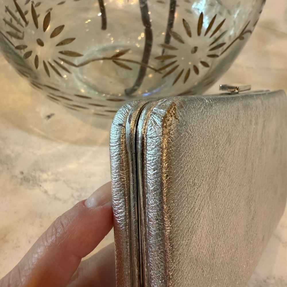 Vintage Wilsons Leather Y2K Soft Silver Metallic Leather Clutch - Picture 14 of 14